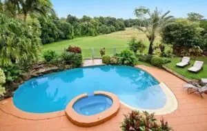 Custom kidney shaped pool