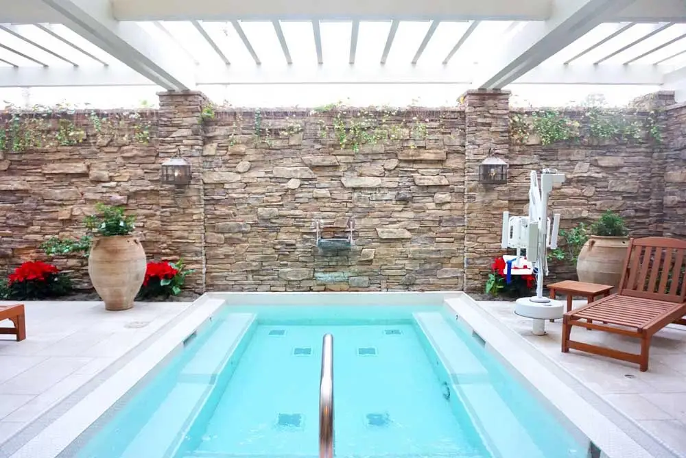 Custom indoor small plunge pool